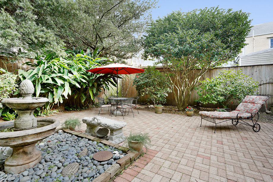 Patio Suite Private Courtyard